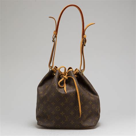 louis vuitton petite bucket|Petit Noé Monogram Canvas .